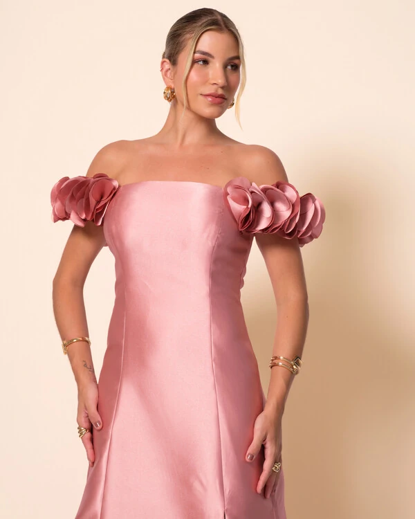 Vestido Longo de Festa Zibeline Ombro a Ombro com Flores e Fenda Rose