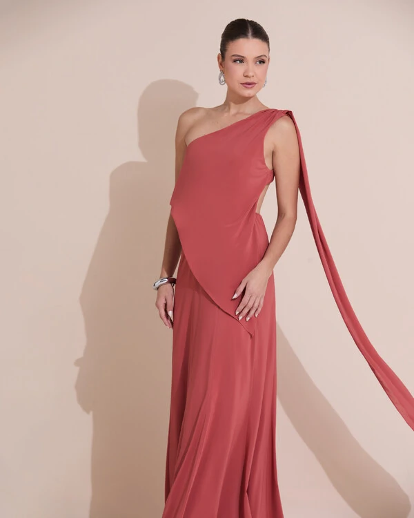 Vestido de Festa Longo Um Ombro Só Crepe Chiffon Lenço Terracota