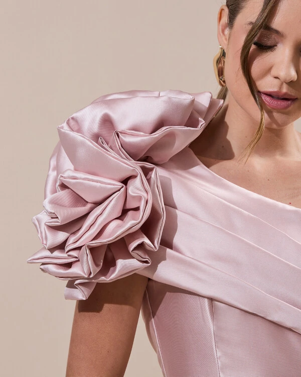 Vestido de Festa Longo Zibeline um Ombro Só Flor Drapeado Rosa Nude