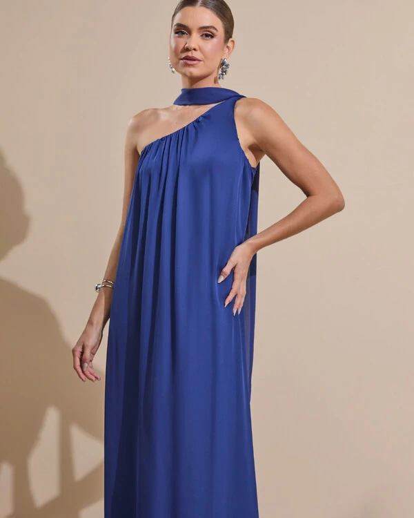 Vestido de Festa Longo Crepe Fluido um Ombro Só com Lenço Azul Marinho