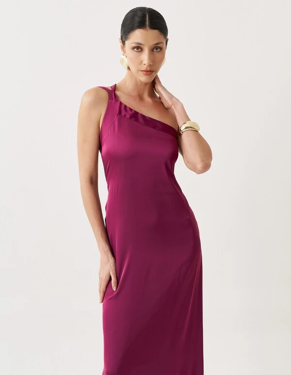 Vestido de Festa Longo Cetim Fluido Um Ombro Só Amarração Costas Beterraba