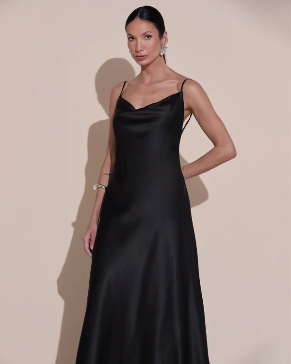 Vestido de Festa Midi Fivela Costas Cetim Preto