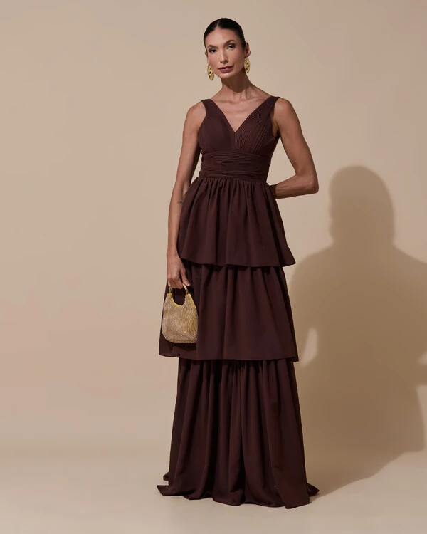 Vestido de Festa Longo Decote V Crepe Chiffon Plissado Camadas Babado Marrom