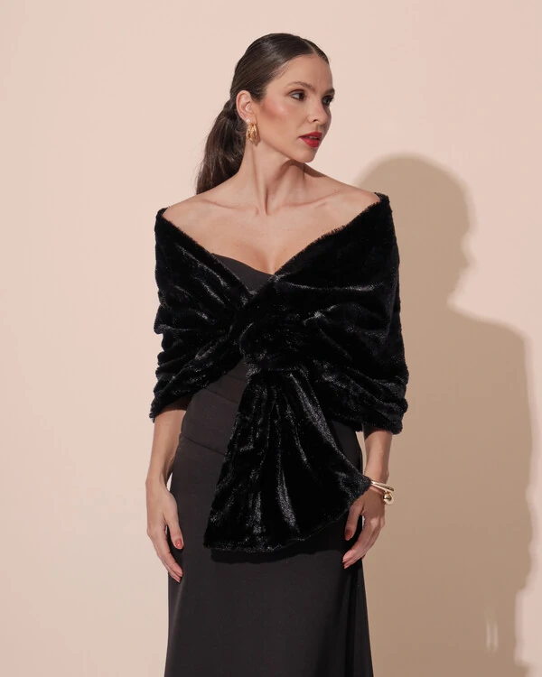 Estola de Pele Preta