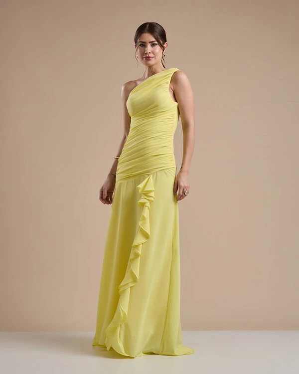 Vestido de Festa Longo Crepe Chiffon Um Ombro Só Drapeado com Babado Cascata Amarelo Manteiga