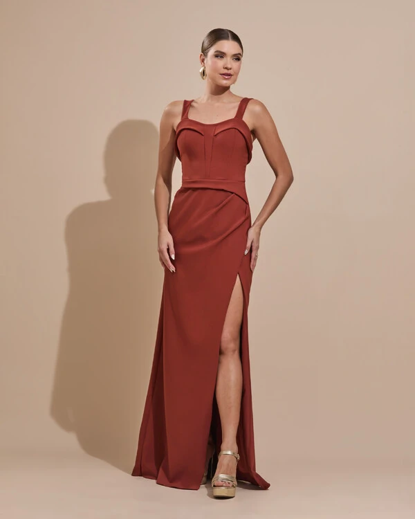 Vestido de Festa Longo Alfaiataria Decote Coração com Alças e Fenda Terracota