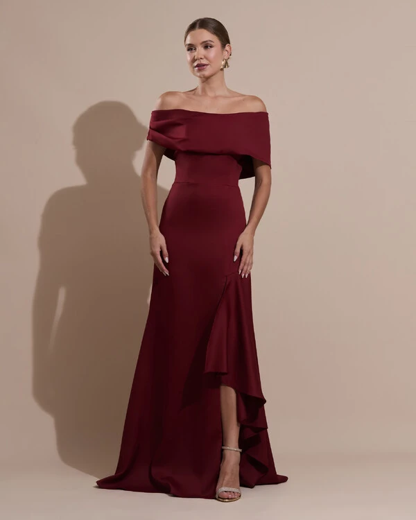 Vestido de Festa Longo Alfaiataria Ombro a Ombro com Babado Cascata Marsala