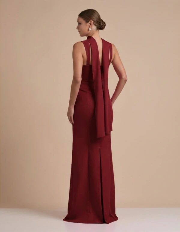 Vestido de Festa Longo Alfaiataria Alça Larga e Lenço Marsala