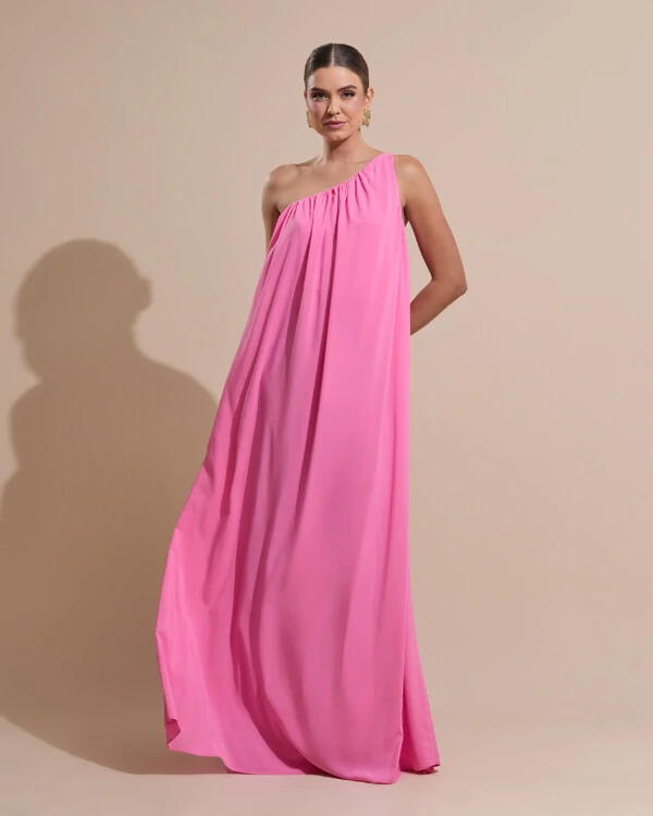 Vestido de Fersta Longo Crepe Fluido um Ombro Só com Lenço Rosa