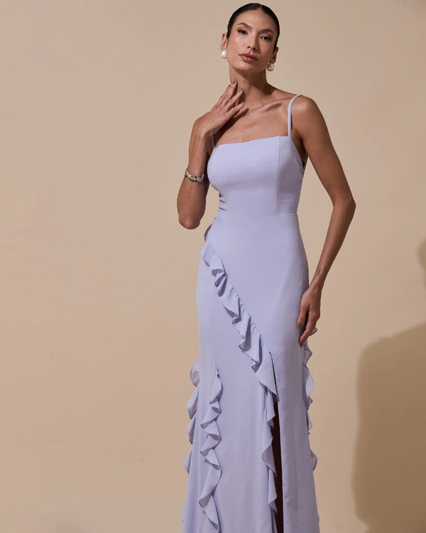 Vestido de Festa Longo Alças Finas Crepe Chiffon Babado Cascata Fenda Costas V Lilás Claro