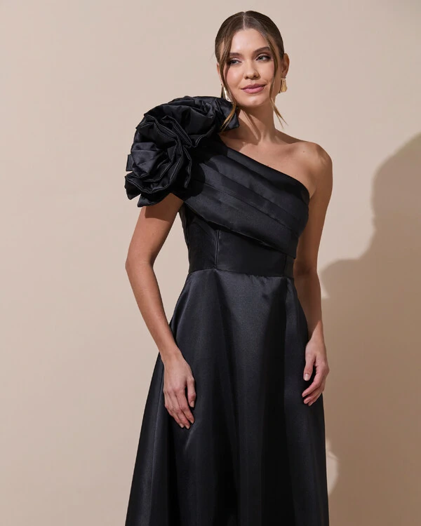 Vestido de Festa Longo Zibeline um Ombro Só Flor Drapeado Preto