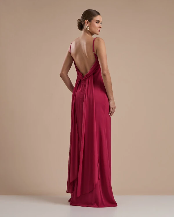 Vestido de Festa Longo Crepe Chiffon Costas Lenço Cauda Cereja