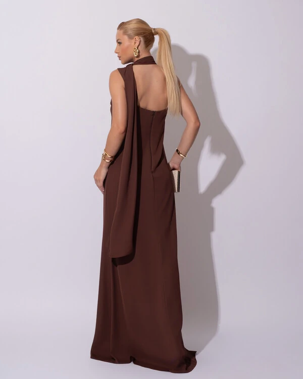 Vestido de Festa Longo Crepe Chiffon Um Ombro Só Drapeado Lenço Fixo Marrom