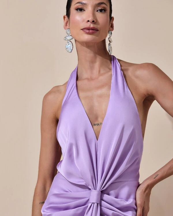 Vestido de Festa Longo Frente Única Decote V Cetim Drapeado Faixa Lilás