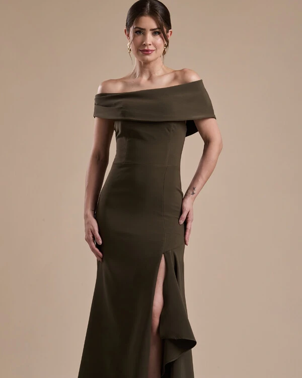 Vestido de Festa Longo Alfaiataria Ombro a Ombro com Babado Cascata Verde Oliva