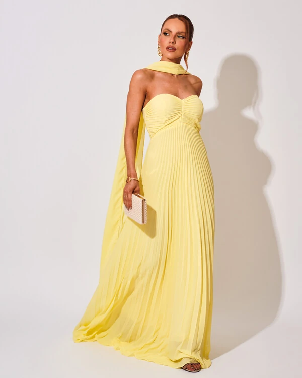 Vestido de Festa Longo Tomara que Caia Plissado com Lenço Amarelo Manteiga