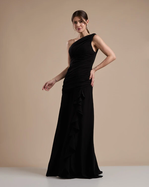 Vestido de Festa Longo Crepe Chiffon Um Ombro Só Drapeado com Babado Cascata Preto