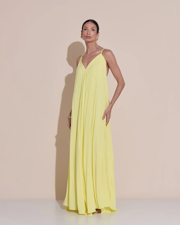 Vestido de Festa Longo Plissado Crepe Chiffon Decote V Alças Finas Amarelo Manteiga