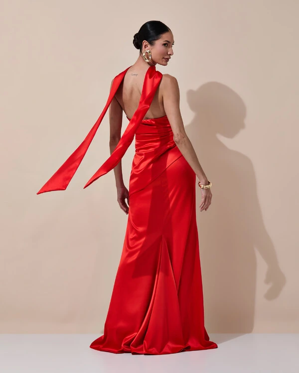 Vestido de Festa Longo Tomara que Caia Cetim Alfaiataria Drapeado Lenço Vermelho