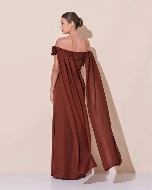Vestido de Festa Longo Ombro a Ombro Plissado Crepe Chiffon Capa Flor 3D Marrom New