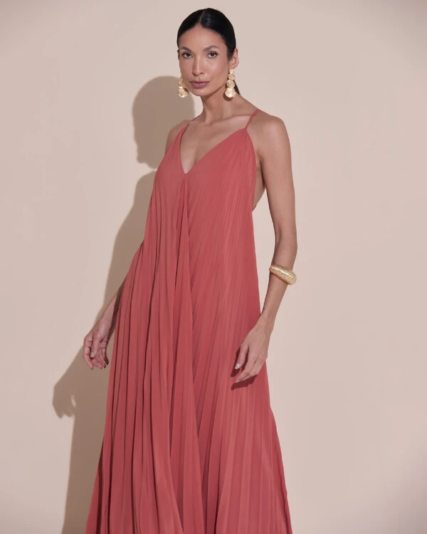 Vestido de Festa Longo Plissado Crepe Chiffon Decote V Alças Finas Terracota