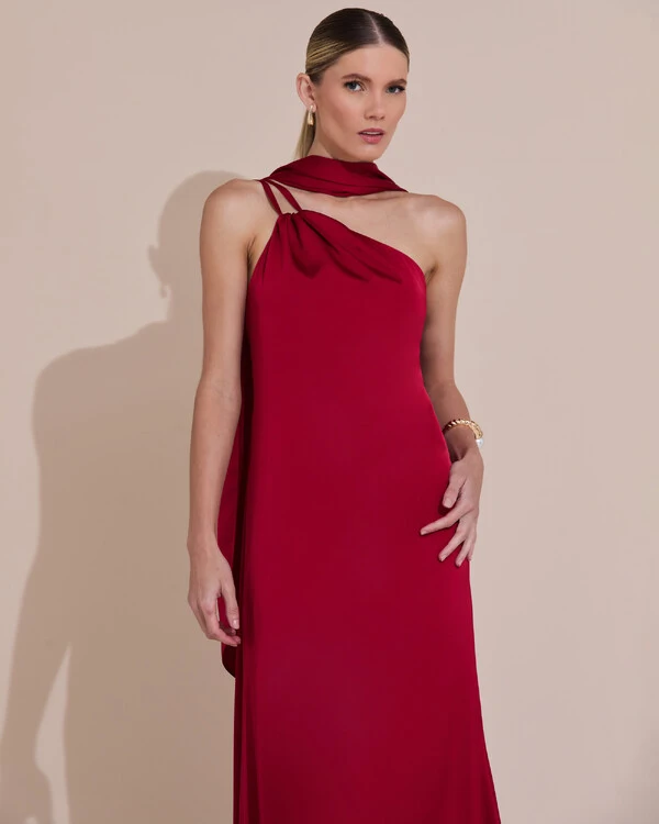 Vestido de Festa Longo em Cetim Fluido um Ombro Só com Lenço Marsala