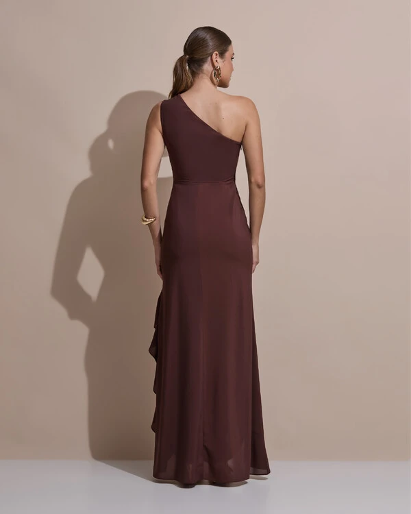 Vestido de Festa Midi Um Ombro Só Crepe Chiffon Babados Cascata Fenda Marrom