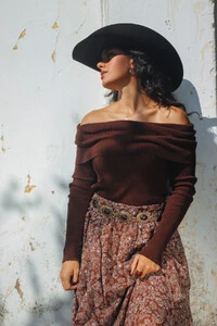 Blusa Tricot Ombro a Ombro Marrom