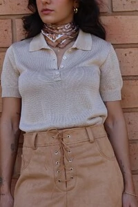 Blusa Polo Tricot Botões Bege