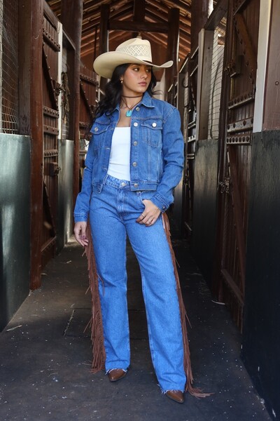FotoCalça Jeans Wide Leg com Franjas em Couro