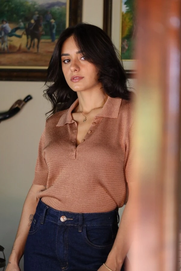 Blusa Polo Tricot Botões Marrom