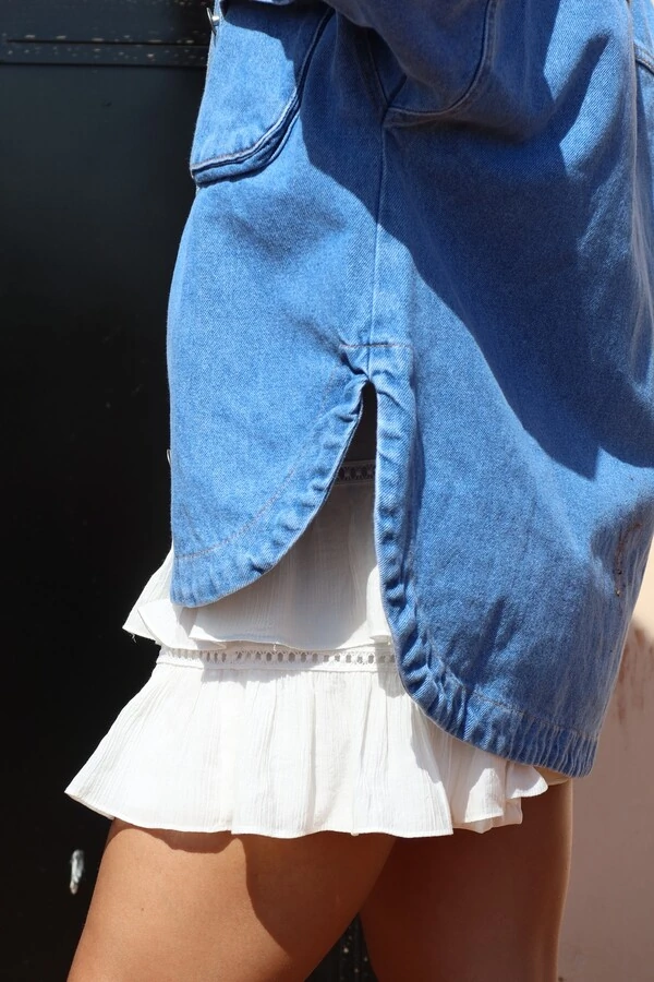 Camisa Jeans com Bolso Cargo