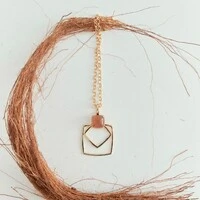 Colar Apricot com Cristal e Banho de Ouro 18k