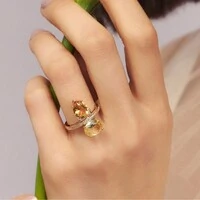 Anel Comanche com Cristais e Banho de Ouro 18K – Brilho Intenso