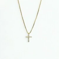 Colar Cruz com Banho de Ouro 18K e Zircônias cravejadas