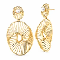Brinco Irene com Pérola e Banho de Ouro 18K