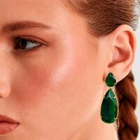 Brinco com Cristal Verde e Banho de Ouro 18K