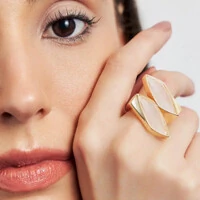 Anel Cristais Navetes com Banho de Ouro 18k