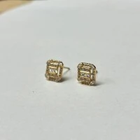 Brinco com Zircônias e Banho de Ouro 18K