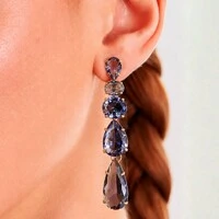Brinco com Cristal e Banho de Ouro 18K