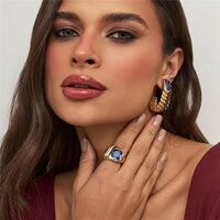Anel Breathe com Cristal Azul - Banho de Ouro 18K | Brilho Sofisticado