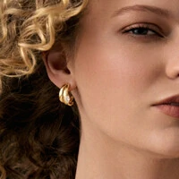 Brinco Ondina com Zircônias e Banho de Ouro 18K