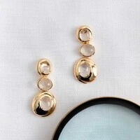 Brinco Jilli Maxi Pendente com Cristal translúcido e Banho de Ouro 18K