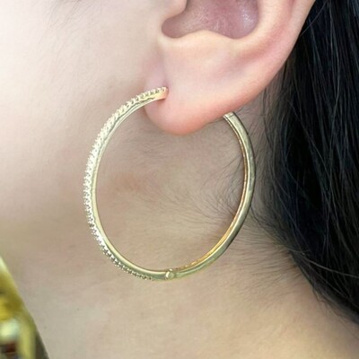 Foto Argola Toho com Zircônias e Banho de Ouro 18K