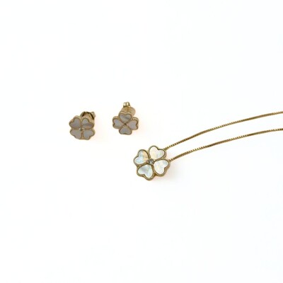 Foto Conjunto Trevo com Madrepérola e Banho de Ouro 18K