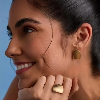 Foto Brinco Annie M Acetinado com Banho de Ouro 18K