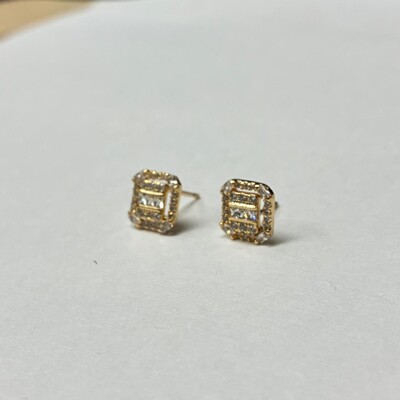 Foto Brinco com Zircônias e Banho de Ouro 18K