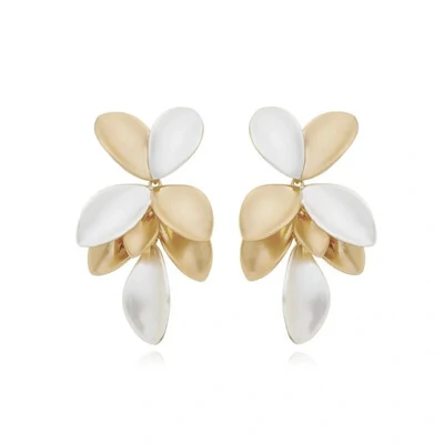 Foto Brinco Pétalas Acetinadas Maxi com Mix de Banhos