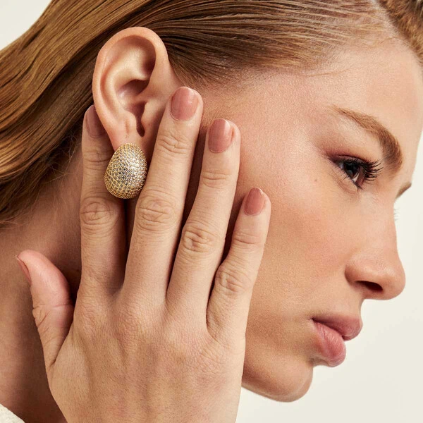 Brinco Almada com Zircônias e Banho de Ouro 18K