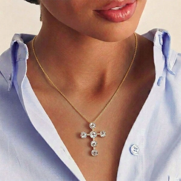 Colar Cruz com Banho de Ouro 18K e Zircônias